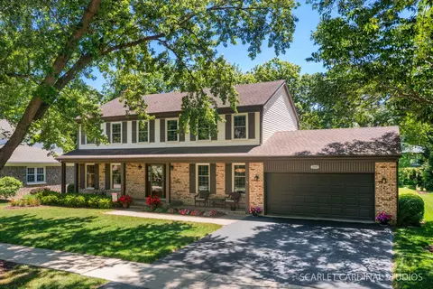 215 Alpine Dr, Lake Zurich, IL 60047