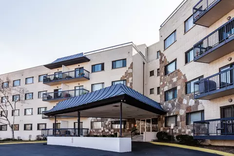 6700 S Brainard Ave #411, Countryside, IL 60525