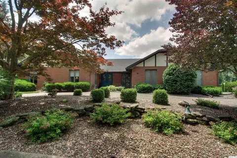 4020 Cumberland Dr, Quincy, IL 62305