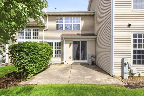 Exterior - 962 Willow St, Itasca, IL 60143 photo 3 of 4