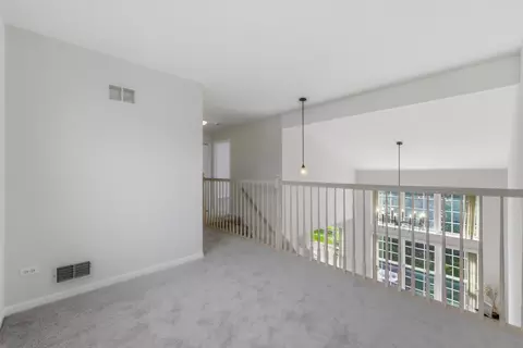 Living - 962 Willow St, Itasca, IL 60143 photo 5 of 5