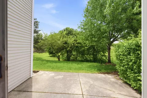 Exterior - 962 Willow St, Itasca, IL 60143 photo 4 of 4