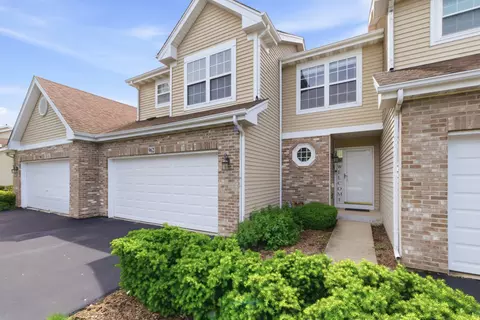 962 Willow St, Itasca, IL 60143