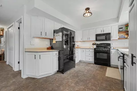 Kitchen - 1 James Ct, Sidney, IL 61877 photo 2 of 4