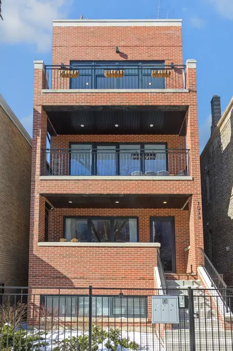 1018 N Wood St #3, Chicago, IL 60622