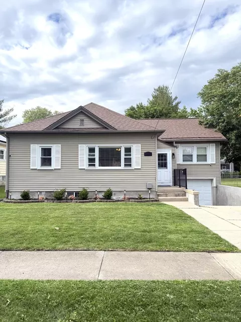 613 W Henry St, Pontiac, IL 61764