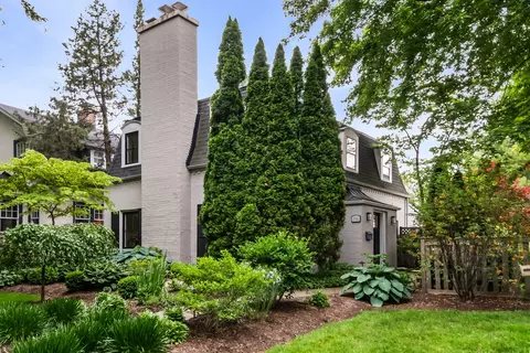 2766 Asbury Ave, Evanston, IL 60201