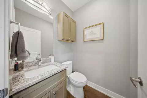 Bath - 11 Forest Ave #17, River Forest, IL 60305 photo 2 of 4