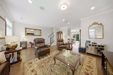 Living - 11 Forest Ave #17, River Forest, IL 60305 photo 1 of 1