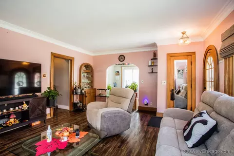 Living - 6308 Main St, Union, IL 60180 photo 1 of 3