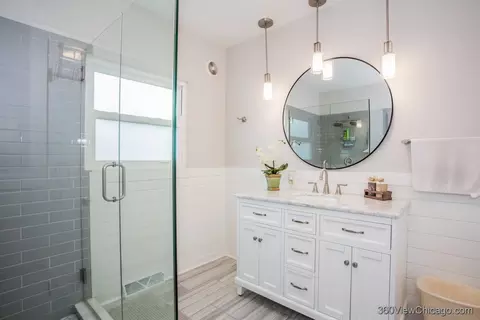 Bath - 6308 Main St, Union, IL 60180 photo 3 of 5