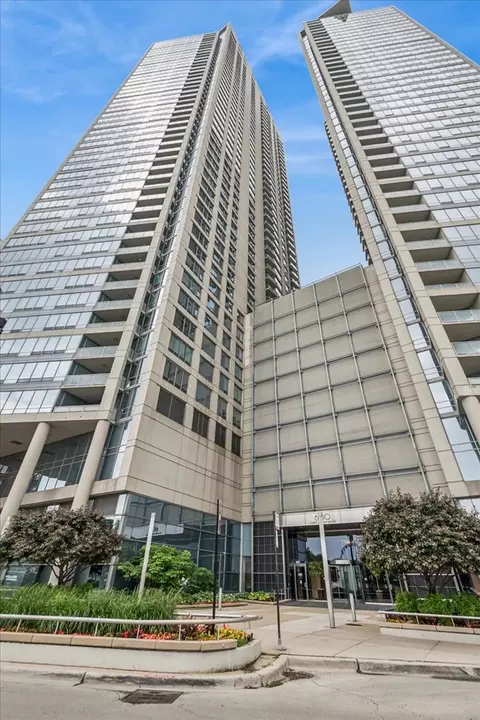 600 N Lake Shore Dr #2411, Chicago, IL 60611