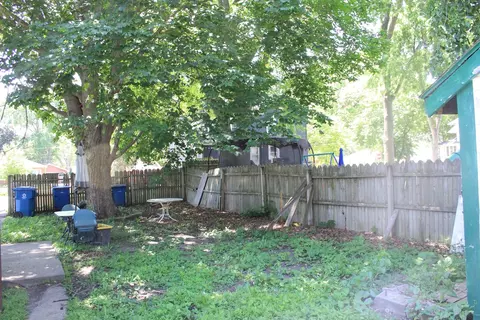 Exterior - 812 E Benton St, Morris, IL 60450 photo 4 of 4