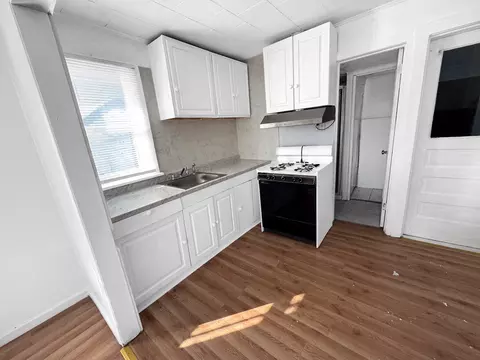Kitchen - 812 E Benton St, Morris, IL 60450 photo 1 of 3