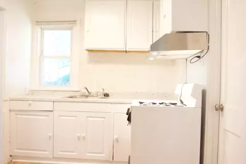 Kitchen - 812 E Benton St, Morris, IL 60450 photo 2 of 3