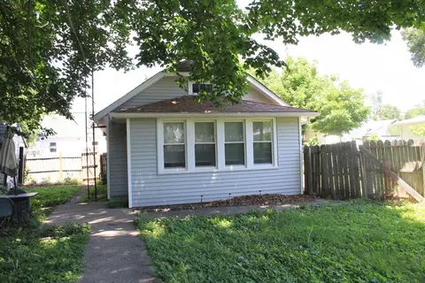 Exterior - 812 E Benton St, Morris, IL 60450 photo 2 of 4