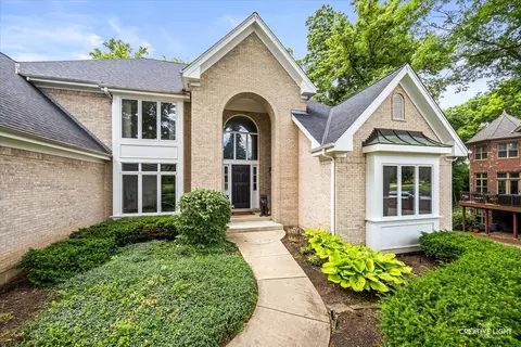 63 Muirfield Cir, Wheaton, IL 60189