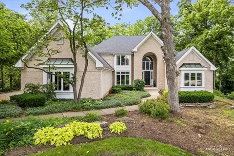 63 Muirfield Cir, Wheaton, IL 60189