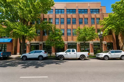 1908 W Irving Park Rd #201, Chicago, IL 60613