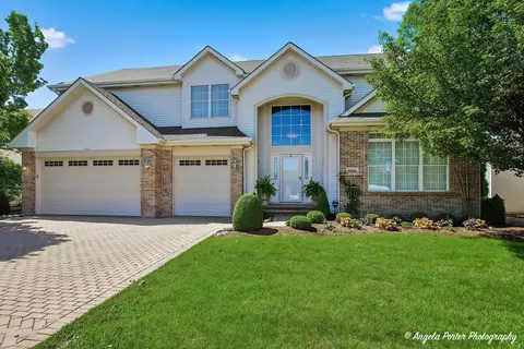 37041 N Deerpath Dr, Lake Villa, IL 60046