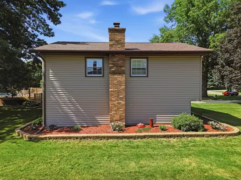 1665 Hill Dr, Dixon, IL 61021 photo 5