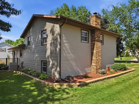 1665 Hill Dr, Dixon, IL 61021 photo 6