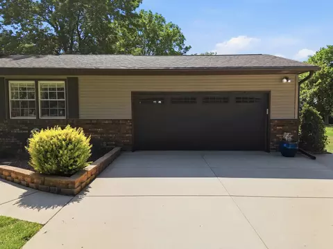 1665 Hill Dr, Dixon, IL 61021 photo 3