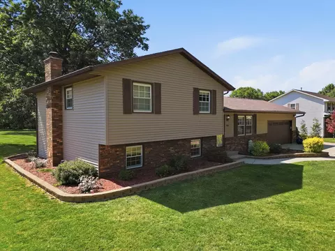 1665 Hill Dr, Dixon, IL 61021 photo 4