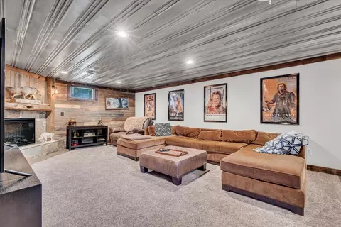 Living - 14910 Osco Rd, Osco, IL 61274 photo 5 of 5