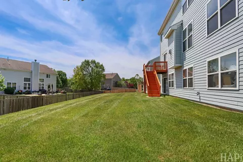 Exterior - 617 Donegal Dr, Elgin, IL 60123 photo 5 of 5