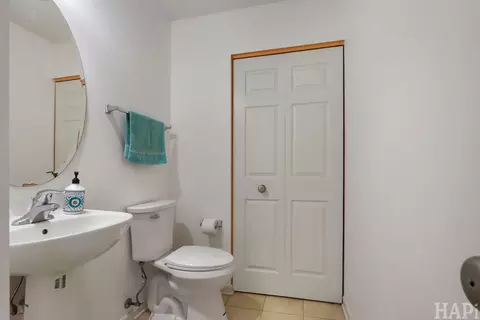 Bath - 617 Donegal Dr, Elgin, IL 60123 photo 1 of 4