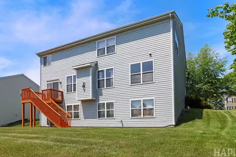 Exterior - 617 Donegal Dr, Elgin, IL 60123 photo 4 of 5