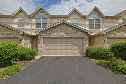 11194 Algonquin Rd #11194, Huntley, IL 60142