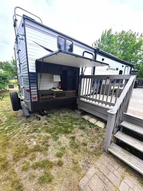 2596 Woodhaven, Sublette, IL 61367