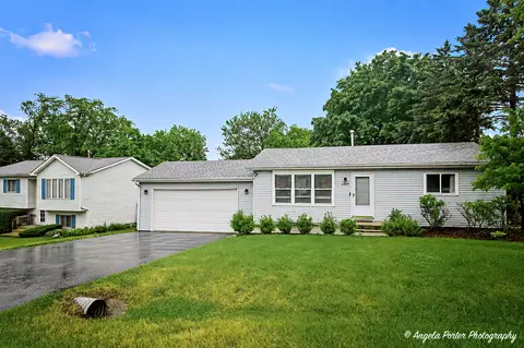 2509 Walnut Dr, Wonder Lake, IL 60097