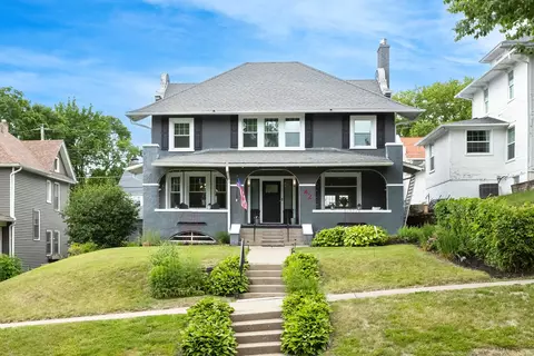42 Hillcrest Ave, Davenport, IA 52803