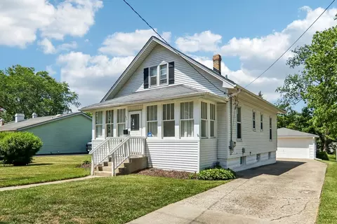 470 N Prairie Ave, Mundelein, IL 60060