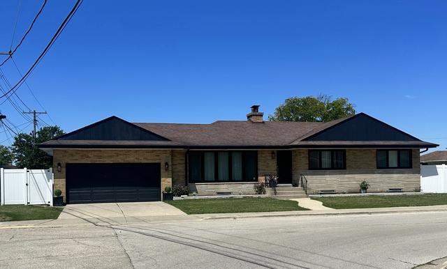 8425 W Sunnyside Ave, Chicago, IL 60656