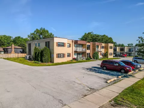 18320 Cherry Creek Dr #2, Homewood, IL 60430