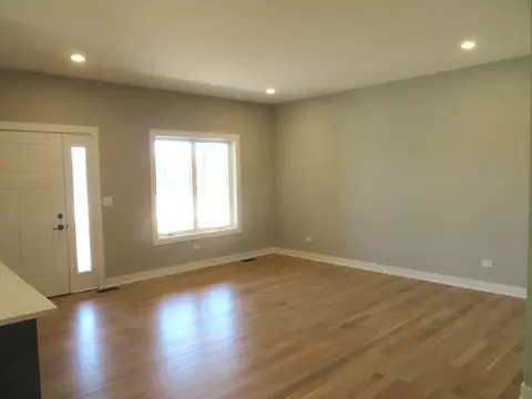 Living - 1938 Mountain Rd, Morris, IL 60450 photo 1 of 2