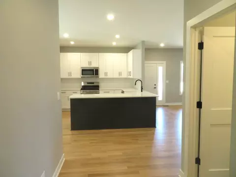 Entry Way - 1938 Mountain Rd, Morris, IL 60450 photo 1 of 2