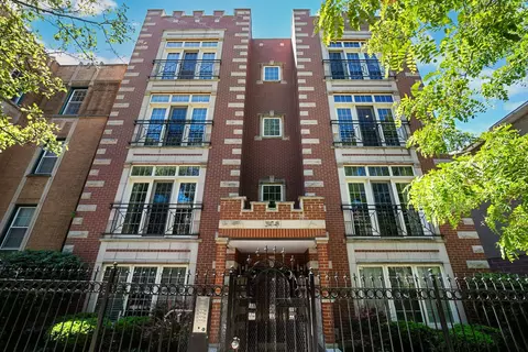 2049 W Morse Ave #3, Chicago, IL 60645