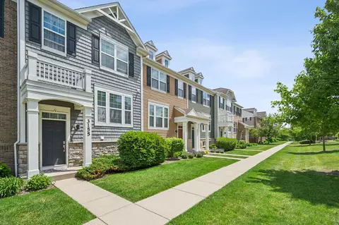3155 Coral Ln #33-5, Glenview, IL 60026