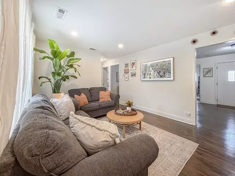 Living - 8538 45th St, Lyons, IL 60534 photo 2 of 2