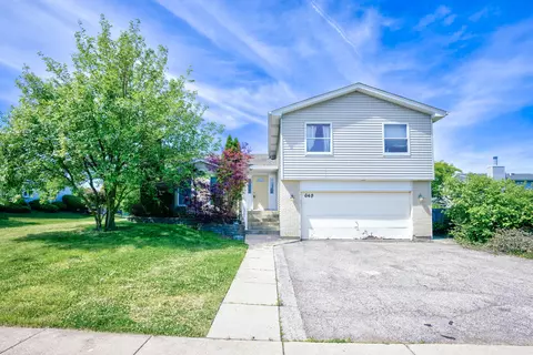 649 Hiawatha Dr, Carol Stream, IL 60188