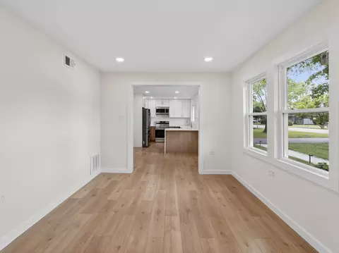 Living - 906 E Babcock Ave, Addison, IL 60101 photo 3 of 3