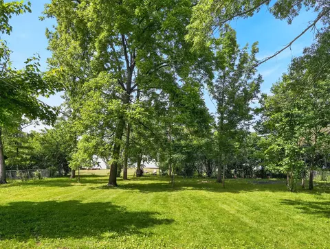 Exterior - 906 E Babcock Ave, Addison, IL 60101 photo 6 of 7