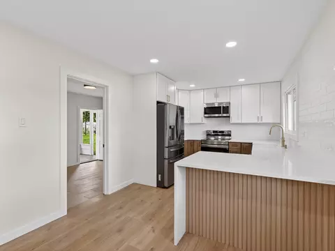 Kitchen - 906 E Babcock Ave, Addison, IL 60101 photo 2 of 5