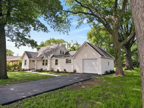Exterior - 906 E Babcock Ave, Addison, IL 60101 photo 2 of 7