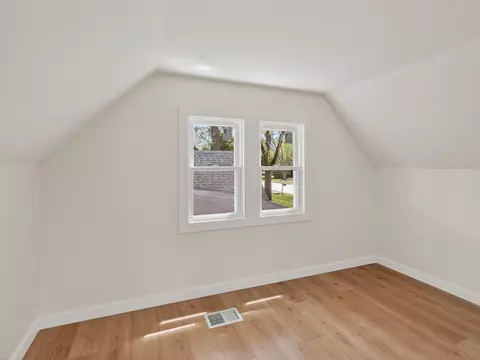 Bedroom - 906 E Babcock Ave, Addison, IL 60101 photo 3 of 4